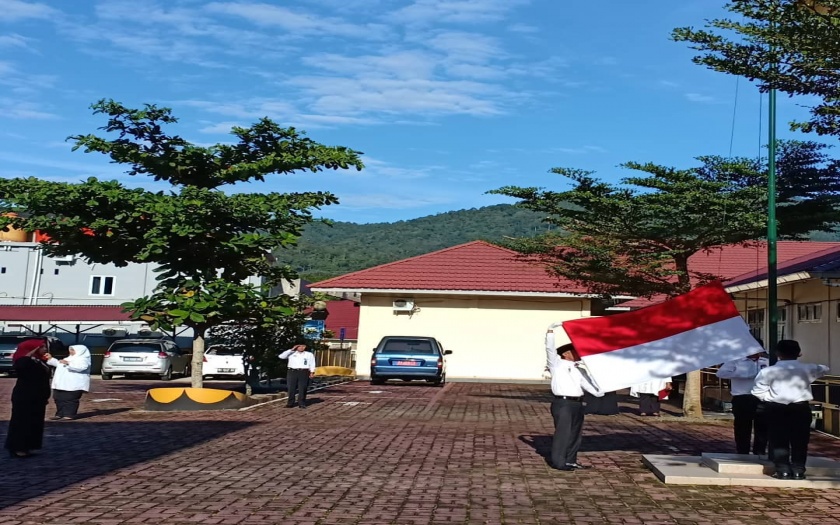 Upacara peringatan HUT Kemerdekaan Republik Indonesia ke-74 di Pengadilan Negeri Lubuk Sikaping, 17 Agustus 2019