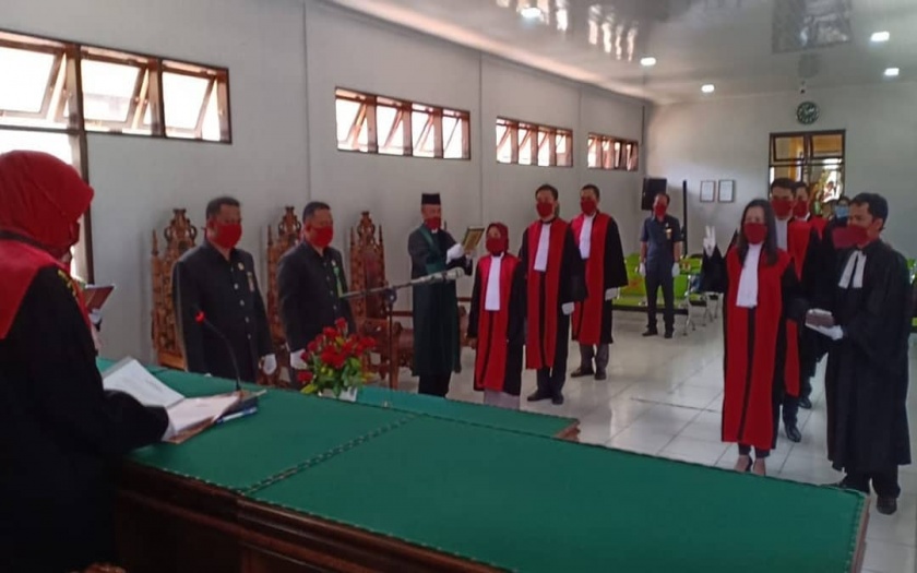Pelantikan dan Pengambilan Sumpah Hakim Pratama PN Lubuk Sikaping, 30 April 2020