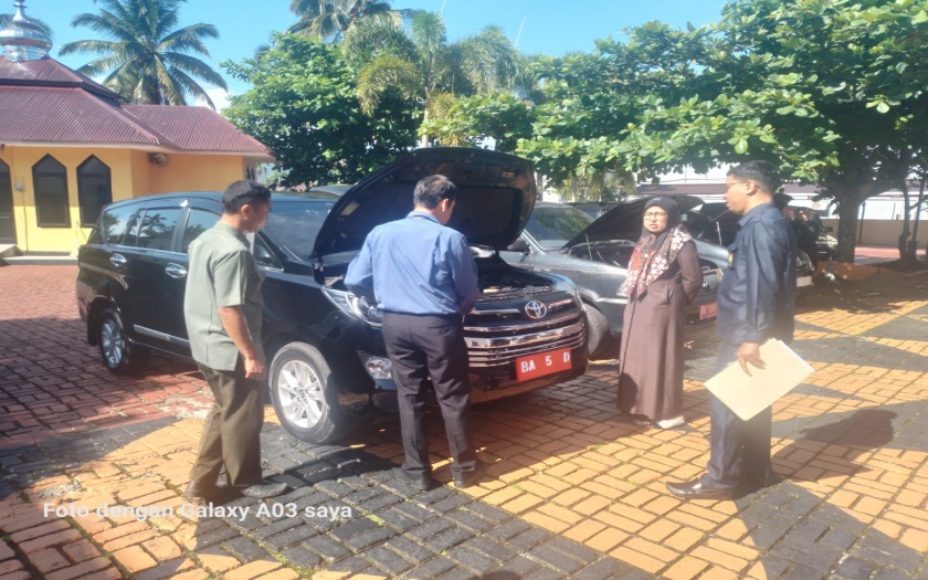 Pemeriksaan dan uji kelayakan kendaraan dinas