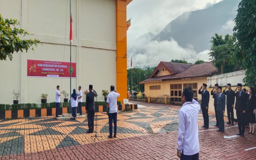 Upacara Memperingati Hari Kebangkitan Nasional