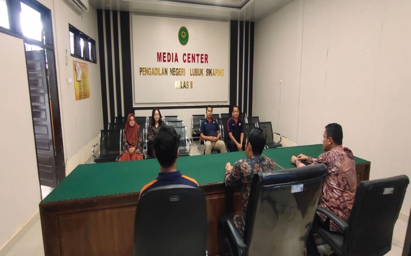 Monitoring dan Evaluasi Surat Tercatat 2025